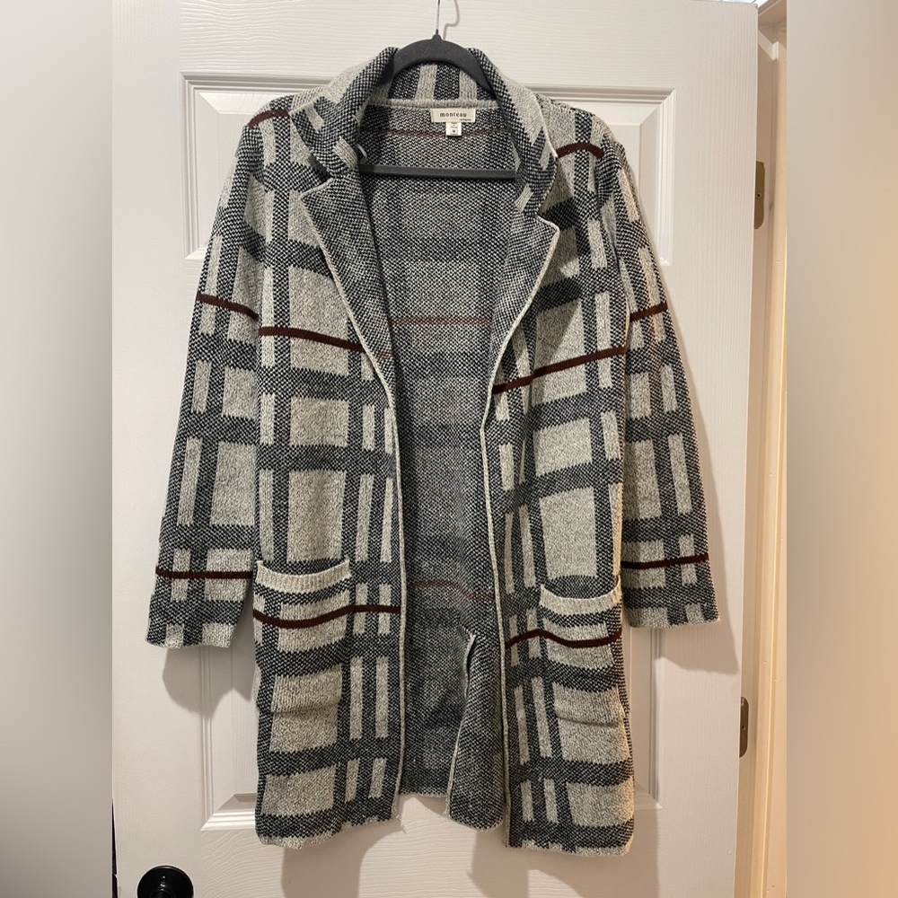 Plaid sweater/overcoat